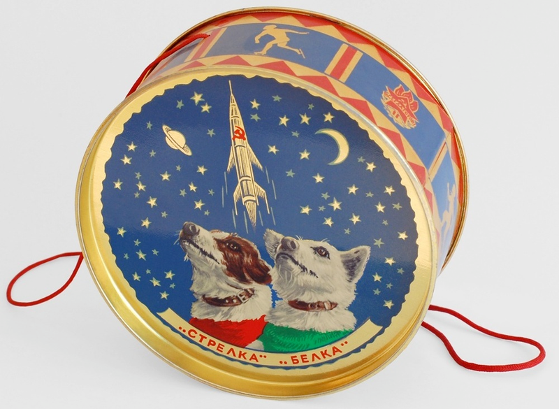 Illustration for article titled Vintage Memorabilia Celebrates The Soviet Union's Cosmonaut Dogs